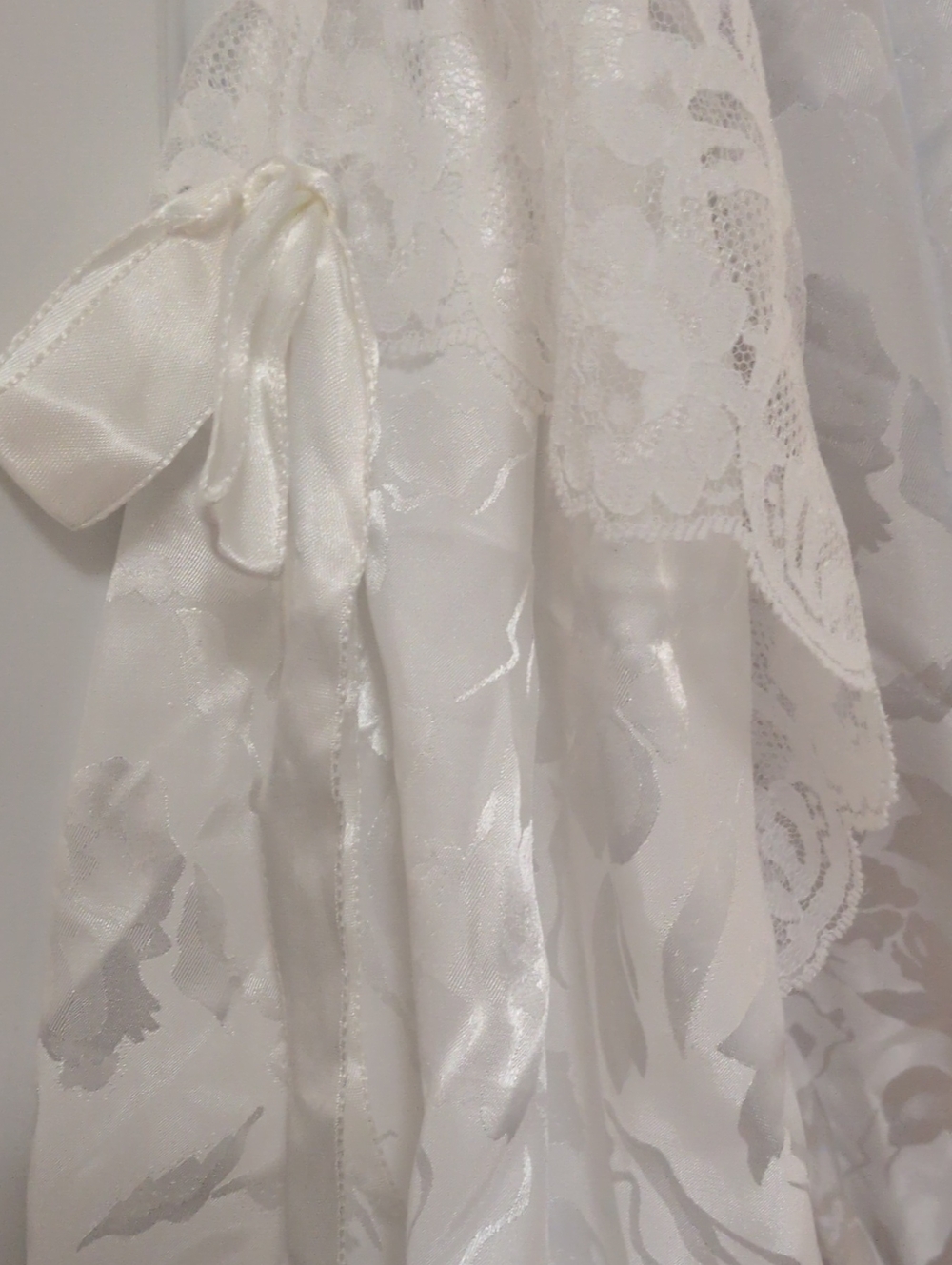 Vintage Val Mode Robe - Picture 3 of 9